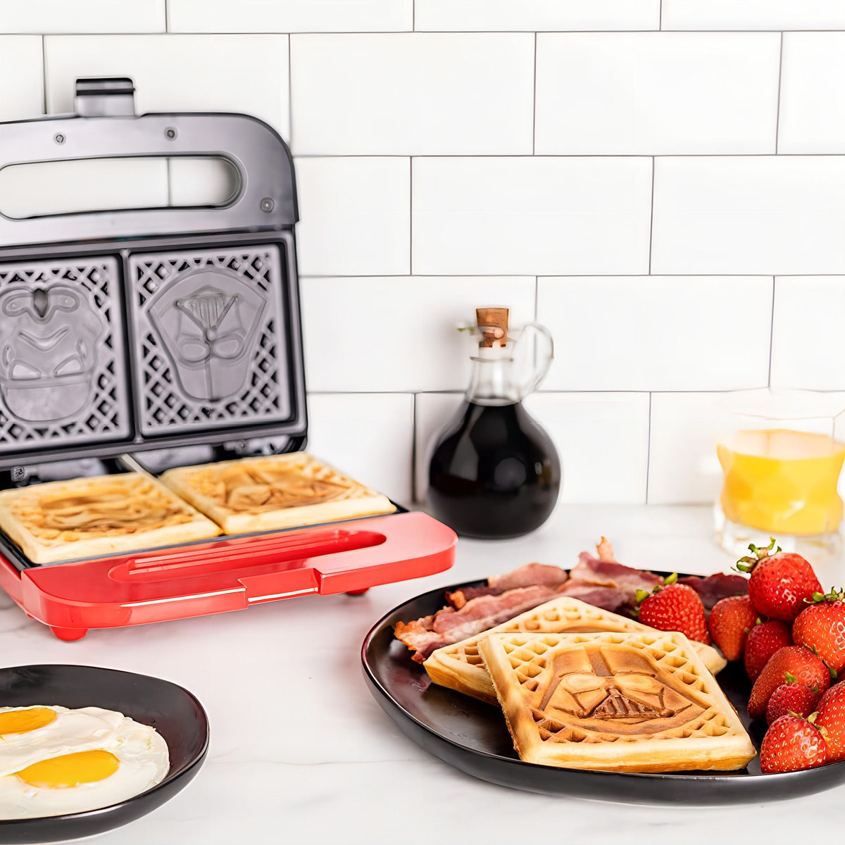 Uncanny Brands Star Wars Waffle Maker - Darth Vader & Stormt Black