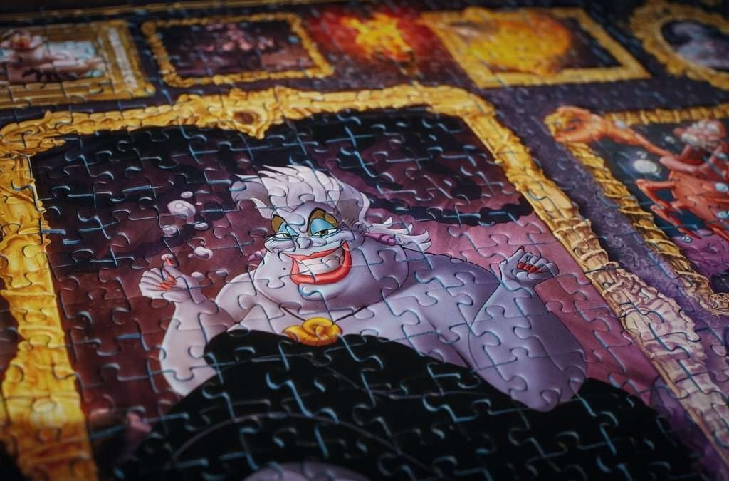 Rompecabezas Ravensburger Villainous Ursula 1000 Piezas 14