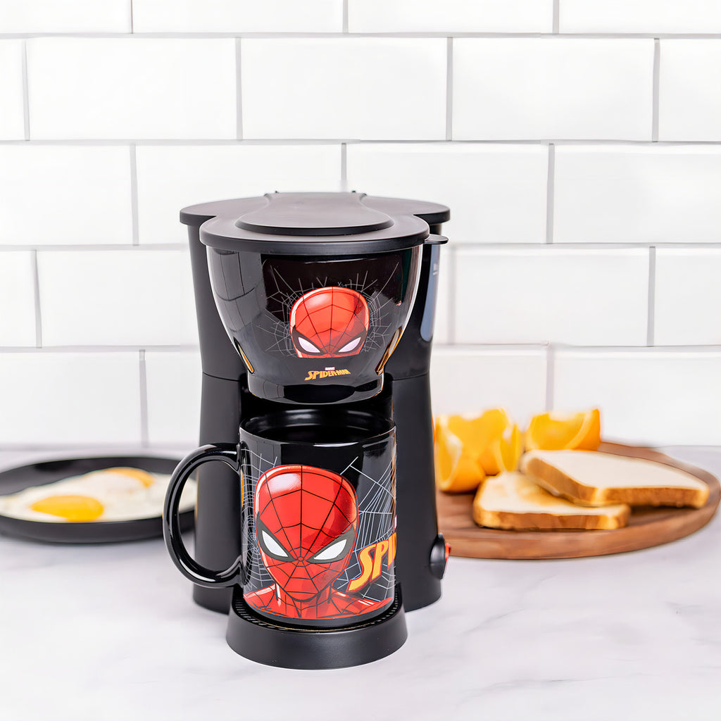 Uncanny Brands Spider-man Cafetera Con Taza Individual