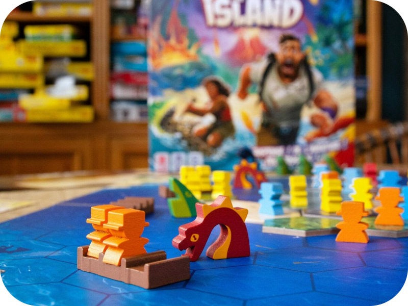 Juego De Mesa Survive The Island | Estrategia, Suspenso Y Aventuras | De 2 A 5 Jugadores | Tablero Con Criaturas, Volcanes Y Supervivientes | Diversión Familiar 8+