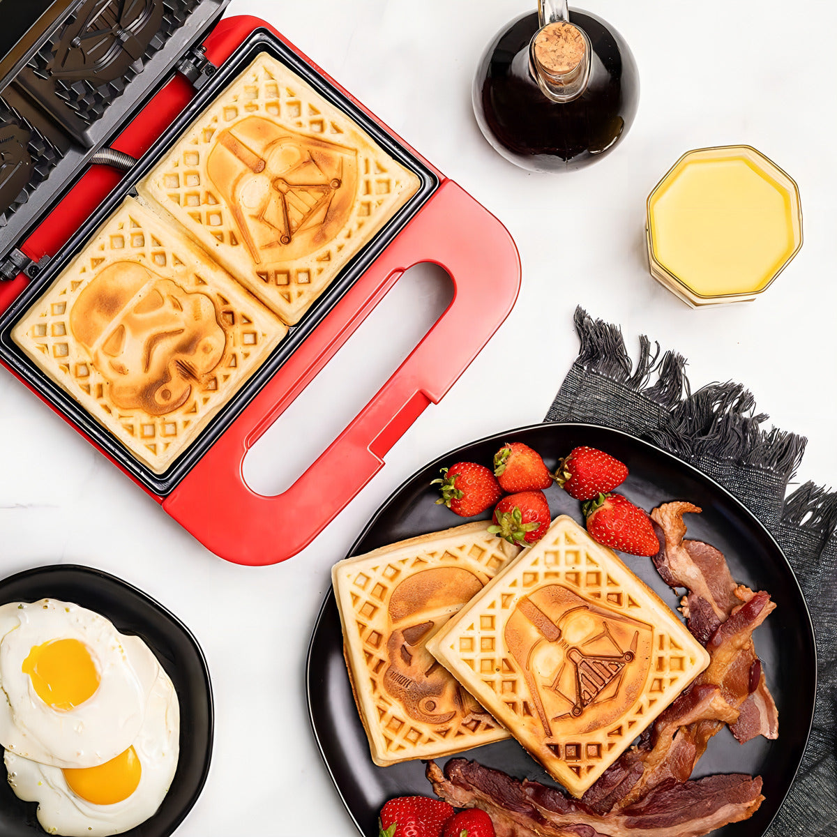 Uncanny Brands Star Wars Waffle Maker - Darth Vader & Stormt Black