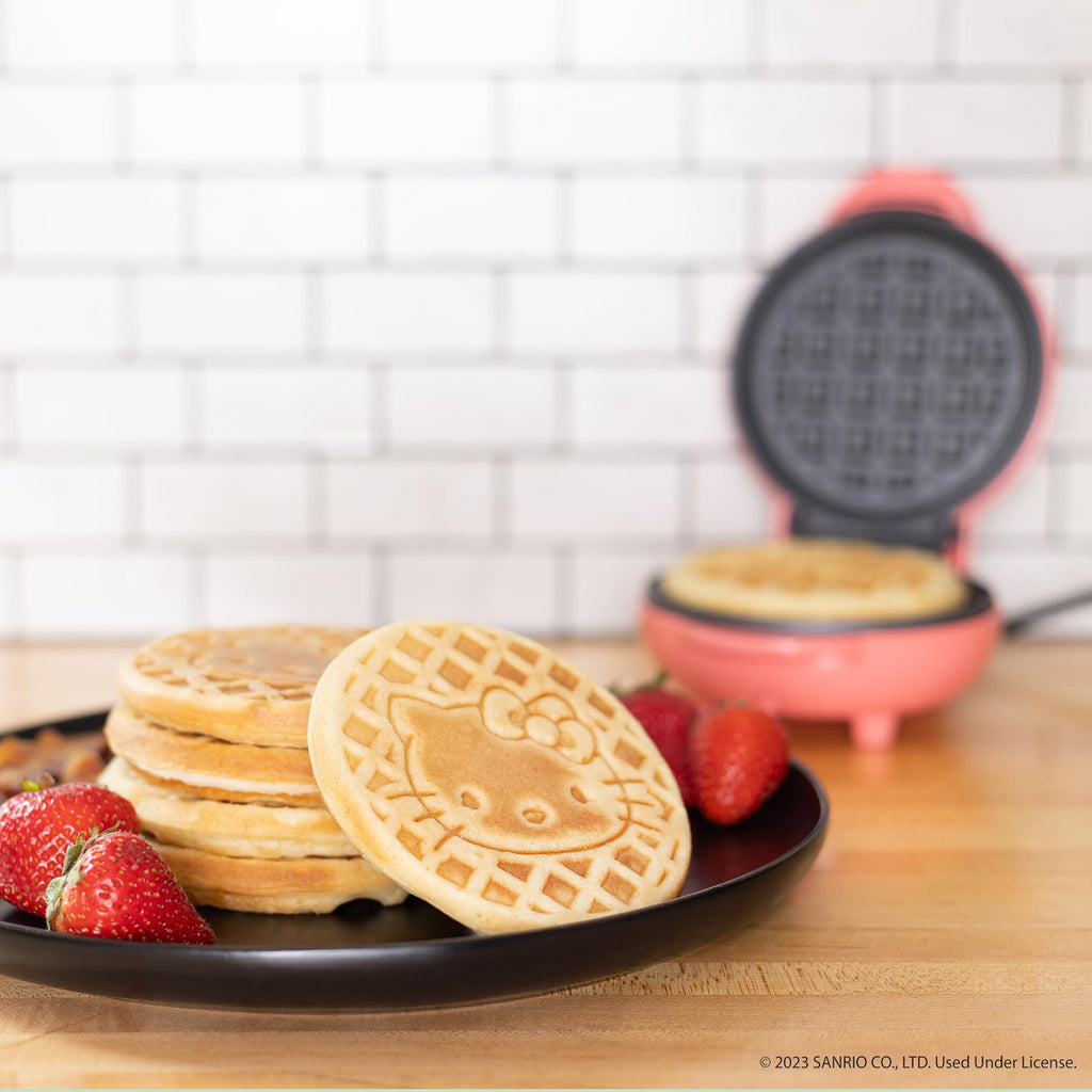 Hello Kitty Mini Wafflera Uncanny Brands Color Rosa Claro