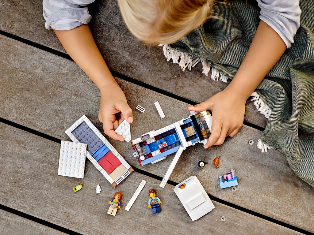 Kit Lego City Autocaravana De Vacaciones 60283 190 Piezas 3