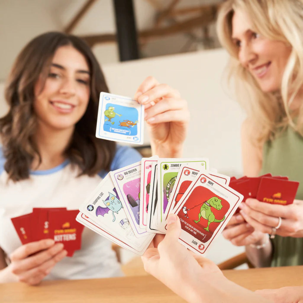 Juego De Mesa Ecg-zomb-6 Zombie Kittens En Español 7+ Exploding Kittens